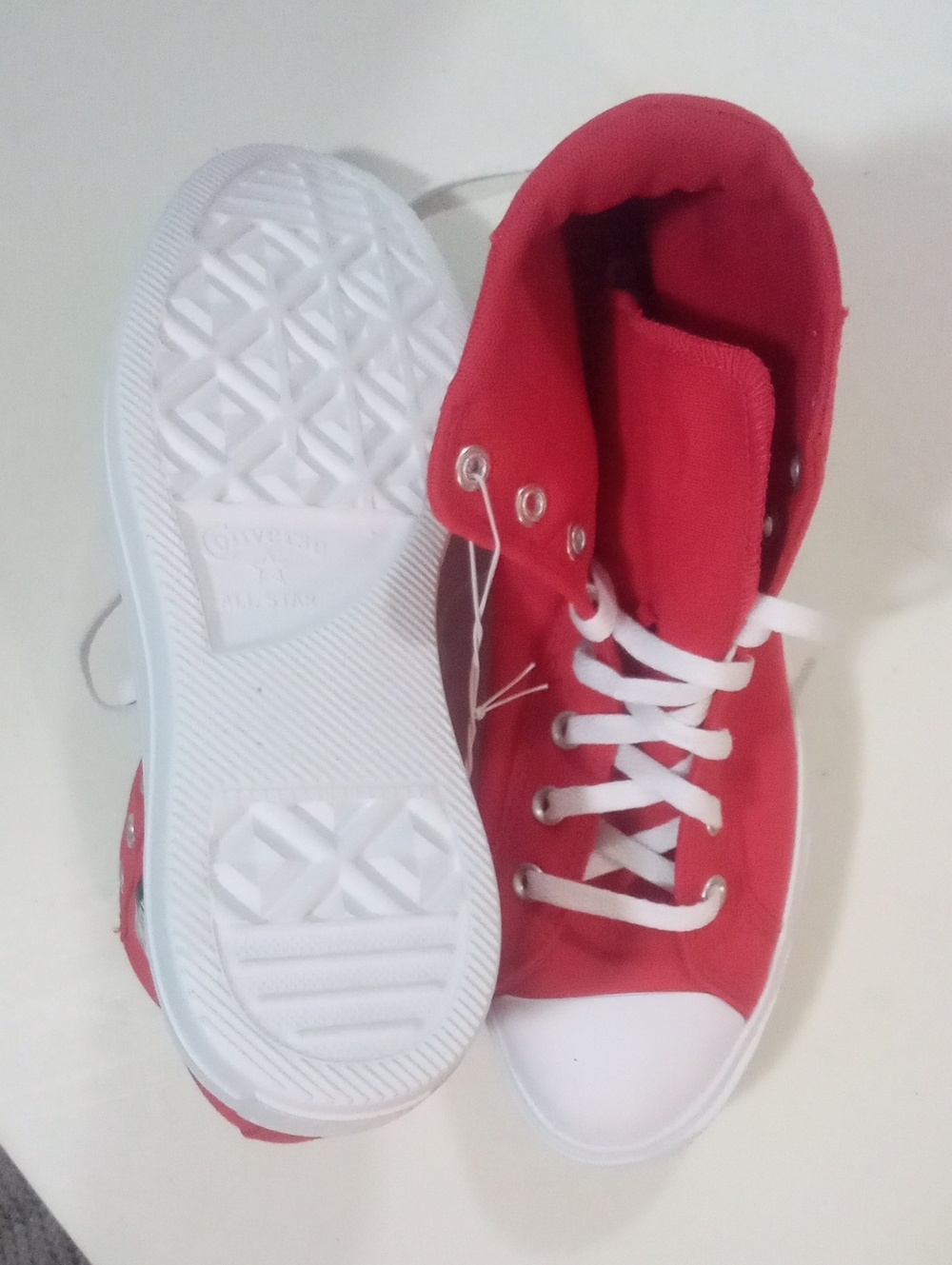 Converse Red High-Top Sneakers with White Heart Accents NWT $75 - Picture 5 of 5